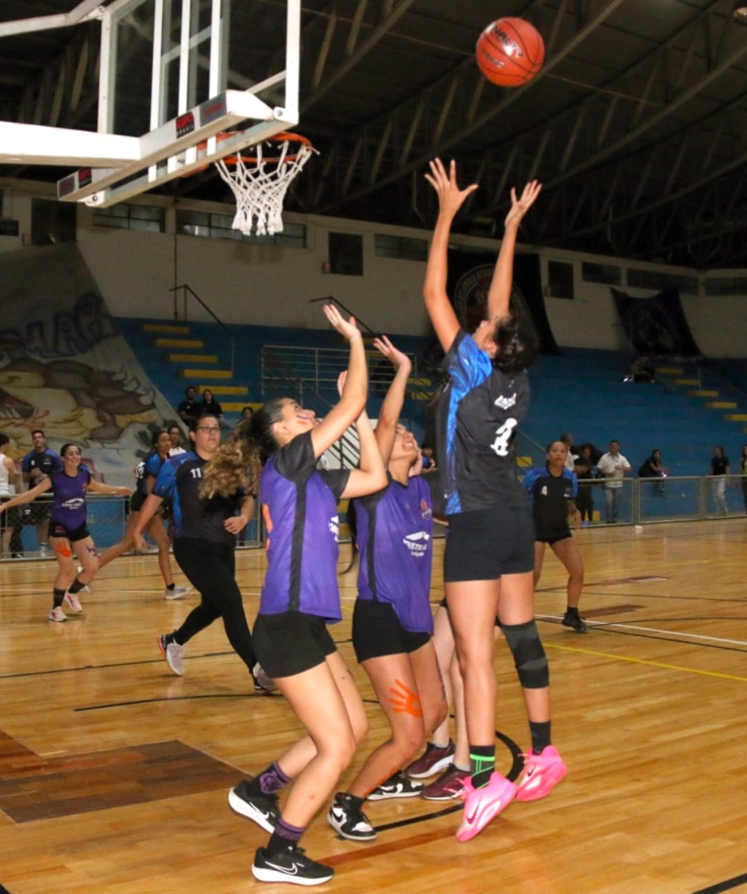 Unimar encerra dois dias da 7a. edição dos Jogos Olímpicos com integração, espírito esportivo e participação histórica das Atléticas. Teve quadras cheias, torcidas animadas e grande participação de atletas. Confira!