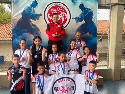 Karatecas de Marília conquistam 22 medalhas na 2ª Copa da Amizade de Karatê de Itaí. Confira os resultados oficiais dos 11 atletas da cidade que participaram da competição