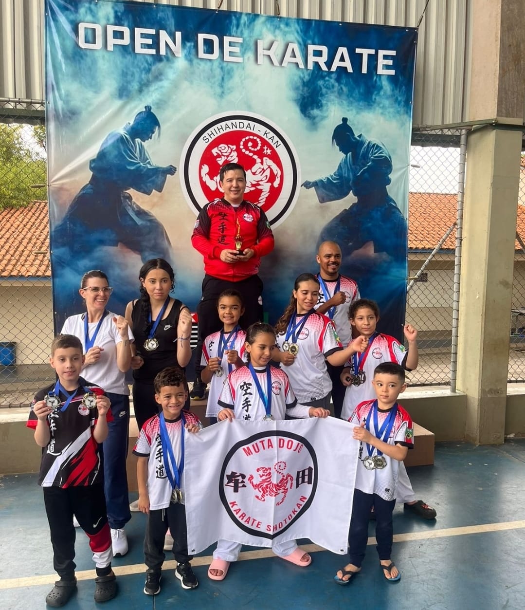 Karatecas de Marília conquistam 22 medalhas na 2ª Copa da Amizade de Karatê de Itaí. Confira os resultados oficiais dos 11 atletas da cidade que participaram da competição