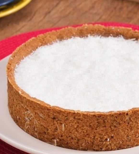 Torta de Coco: trouxemos hoje essa deliciosa receita. Com ingredientes, preparo da massa crocantw e também do recheio. Veja o passo a passo e se delicie