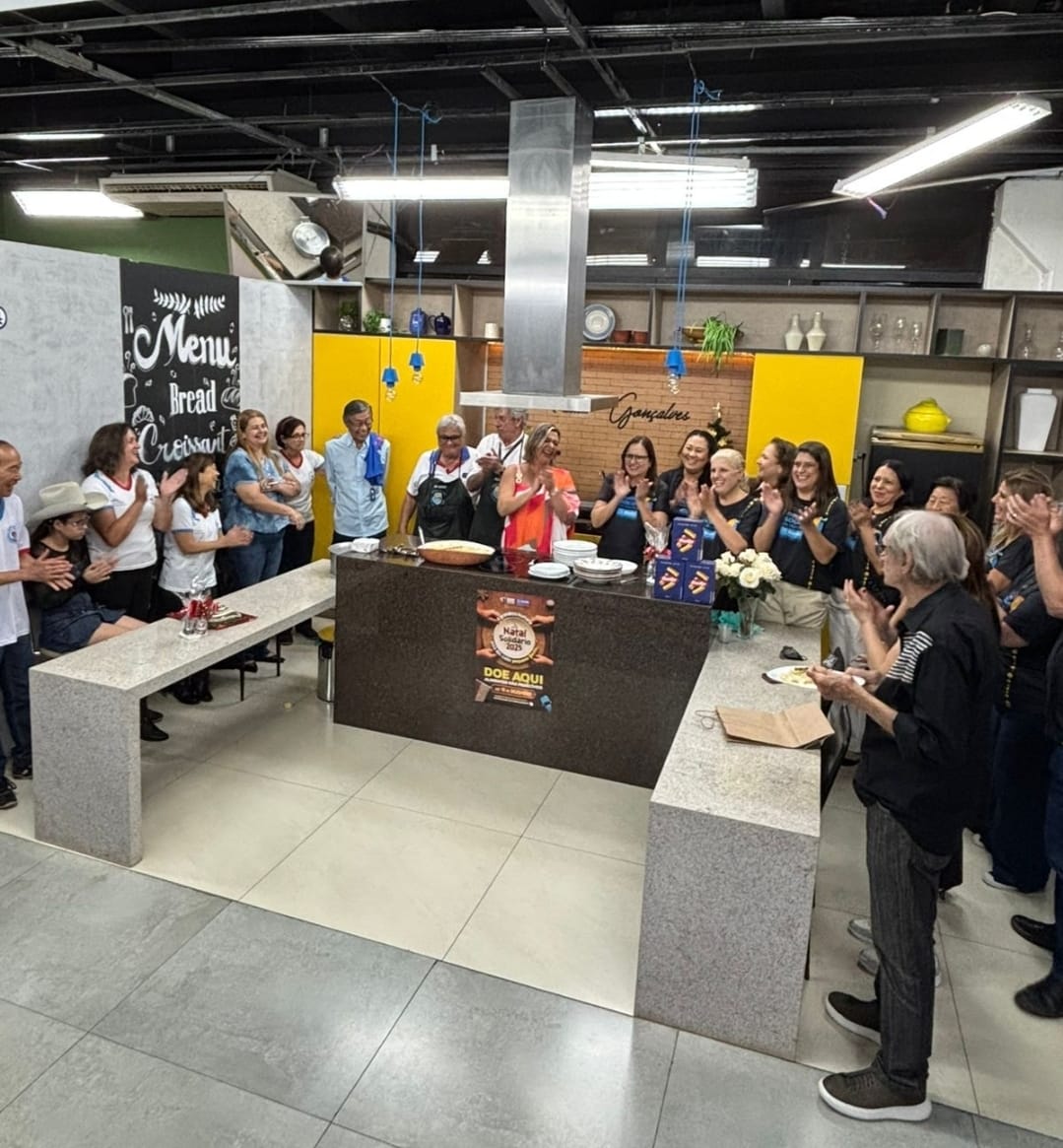 “Esquenta Coração – Natal Solidário 2025” tem sua segunda edição realizada nesta terça- feira (25) pelo Fundo Social de Solidariedade em parceria com a TV Marília, Amigos do Bar e Filantrópica