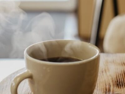 Tomar bebidas muito quentes aumenta risco de câncer de esôfago. Estudo britânico aponta inflamações e mutações nas células do esôfago. Foram acompanhadas 455 mil pessoas durante 11 anos