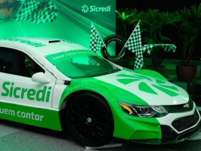 Seminário dos Campeões Sicredi 2025 celebra pessoas, histórias e conquistas. Evento premiou colaboradores e o marco de 1.000 agências abertas pelas cooperativas da Central Sicredi PR/SP/RJ