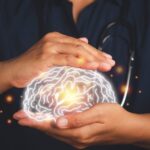 Estudos mostram que checar o celular o tempo todo prejudica o cérebro