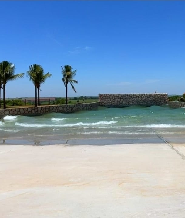 Praia no Interior: saiba como funciona a piscina de ondas do Eco Thermas Tupã. Pré- inauguração será hoje, e torna o parque um atrativo turístico relevante em todo o Oeste-Paulista. E é de verdade