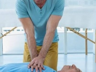 Veja as dicas de especialista do Albert Einstein: como agir diante destas 13 situações de emergências domésticas. De quedas e cortes a choques, acidentes exigem calma e conhecimento pra não colocar vítimas em risco. Veja para cada situação