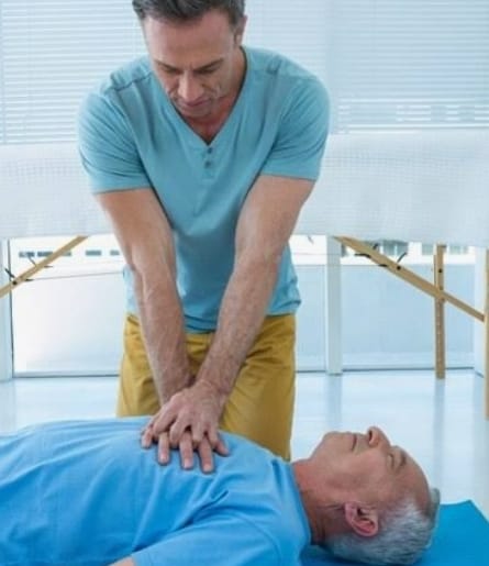 Veja as dicas de especialista do Albert Einstein: como agir diante destas 13 situações de emergências domésticas. De quedas e cortes a choques, acidentes exigem calma e conhecimento pra não colocar vítimas em risco. Veja para cada situação