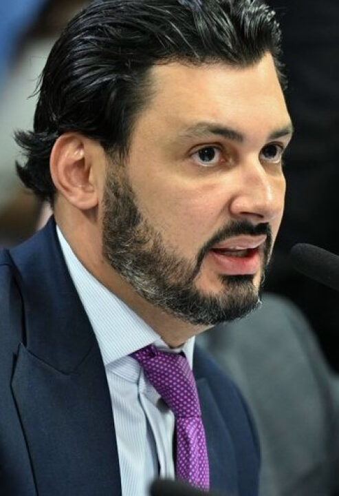 INSS: empresário investigado movimenta R$ 175 mi e mantém 14 carros de luxo