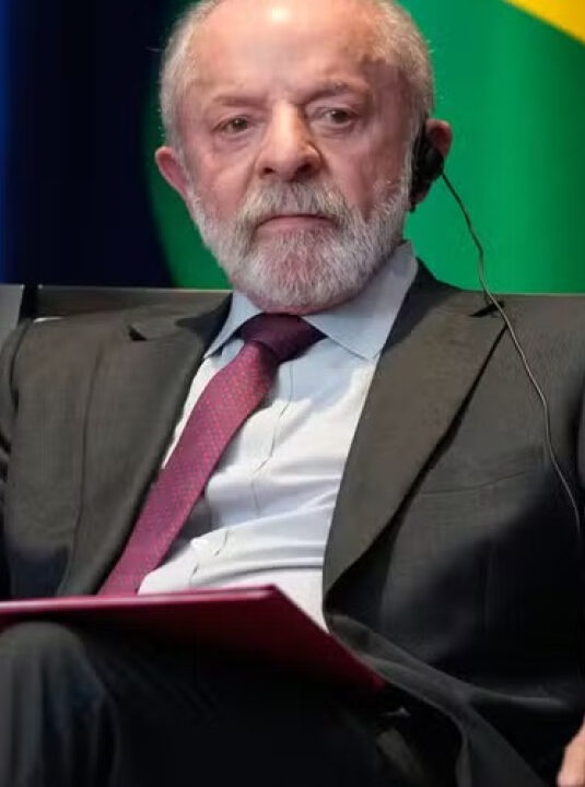 Lula adota ações controversas e ‘ameaça manchar imagem do Brasil’, diz New York Times