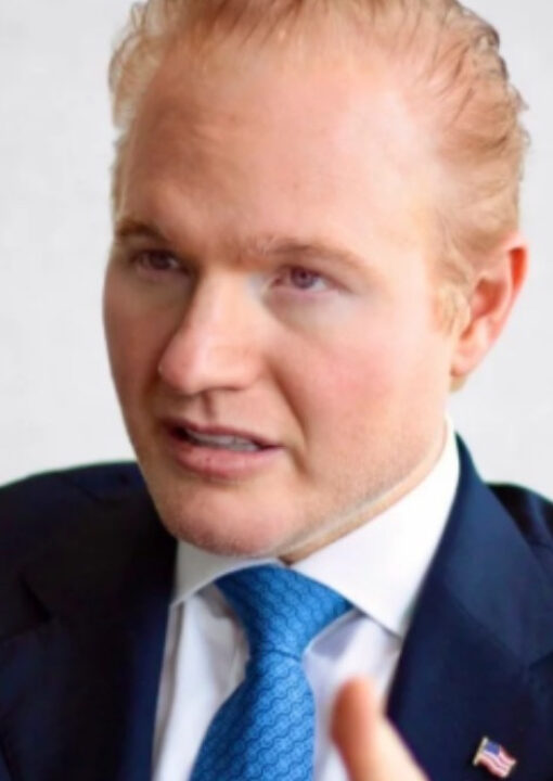 Advogado de Trump diz que Moraes faz “acrobacias legais” para “não acabar do lado” do CV