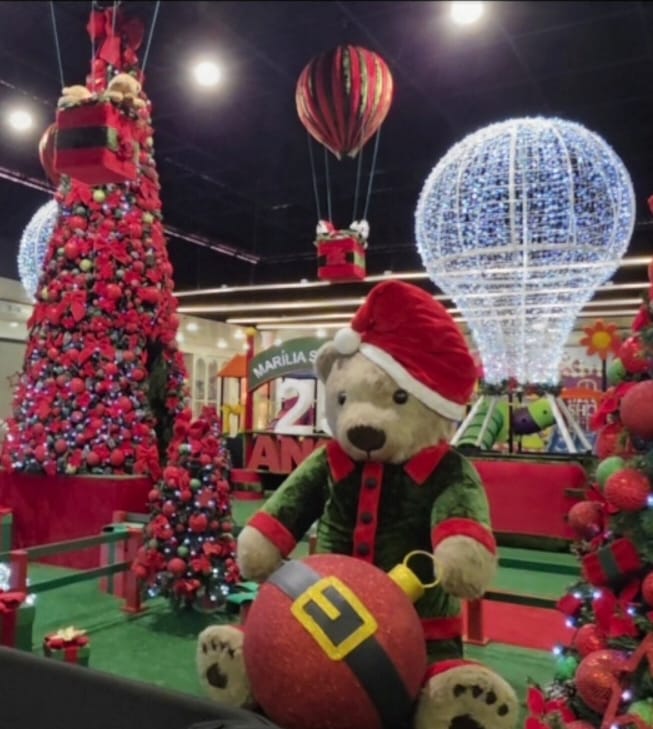 Natal Especial: Marília Shopping apresenta sua decoração natalina e se prepara para a chegada do Papai Noel. Tem ainda sorteio de uma Tracker 0 Km. Veja vídeos, entrevista e saiba de todas as novidades
