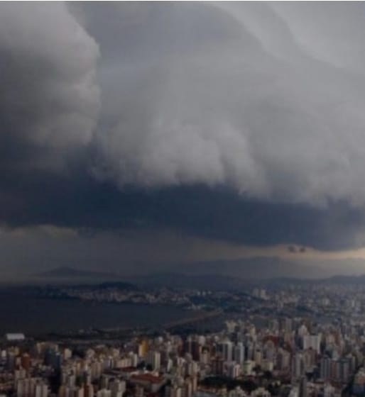 Novo ciclone associado a uma frente fria, capaz de provocar chuvas intensas, tempestades e rajadas de vento tem data prevista e coloca 5 estados em alerta no Brasil. Veja São Paulo