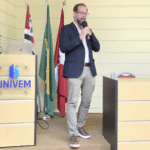 NOVOUNIVEM PREMIUM faz parceria inovadora e implanta o 1º Sistema de IA Corporativa do Brasil para alunos, professores e colaboradores