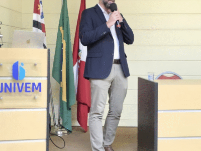 NOVOUNIVEM PREMIUM faz parceria inovadora e implanta o 1º Sistema de IA Corporativa do Brasil para alunos, professores e colaboradores