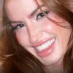 Modelo diz que se separou de jogador de futebol americano por tamanho de órgão genital