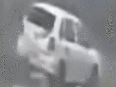 Casa com 8 pessoas é ‘arrancada’ por tornado; VEJA VÍDEO