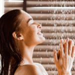 O que acontece se você dormir com o cabelo molhado?