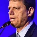 Tarcísio avisa Lula: ‘Tempo sombrio vai acabar’