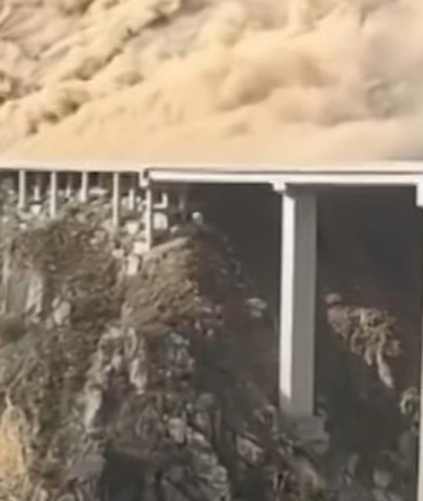 Ponte gigante inaugurada na China acaba desabando; VEJA VÍDEO