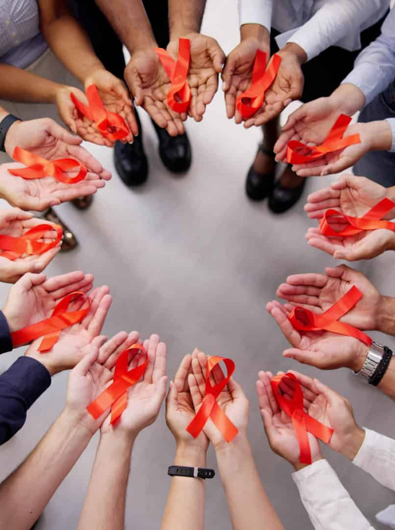 Novo anticorpo neutraliza 98% das variantes do HIV e pode mudar tratamento da Aids
