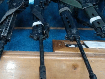 Após recontagem, número de armas apreendidas em megaoperação sobe para 120, sendo 93 fuzis: valor do material é estimado em R$ 12,8 milhões