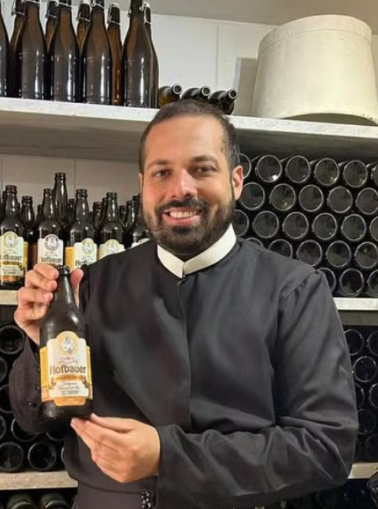 Conheça cerveja artesanal produzida em porão de igreja católica que levou ouro em competição internacional