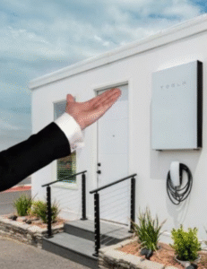 Elon Musk lança casa pré-moldada que fica pronta em 24 horas: tem energia solar nas paredes e custa 60 mil dólares nos EUA; VEJA VÍDEO