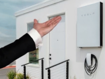 Elon Musk lança casa pré-moldada que fica pronta em 24 horas: tem energia solar nas paredes e custa 60 mil dólares nos EUA; VEJA VÍDEO