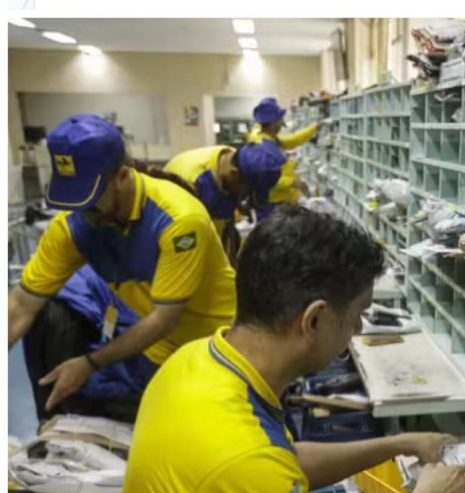 Correios em alerta máximo: estatal corre para levantar R$ 10 bilhões em 15 dias e planeja PDV para cortar 10 mil funcionários