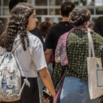 Ideia do governo Lula de aplicar o Enem a estrangeiros provoca indignação entre estudantes: ‘faltam vagas até para brasileiros’
