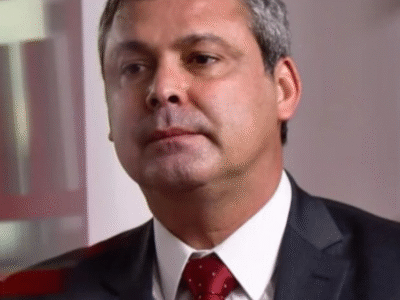 Líder do PT desagrada Motta, se distancia dos demais líderes e ainda sai da história com um apelido nada lisonjeiro