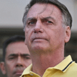 “Bolsonaro merece tratamento especial”, afirma Estadão