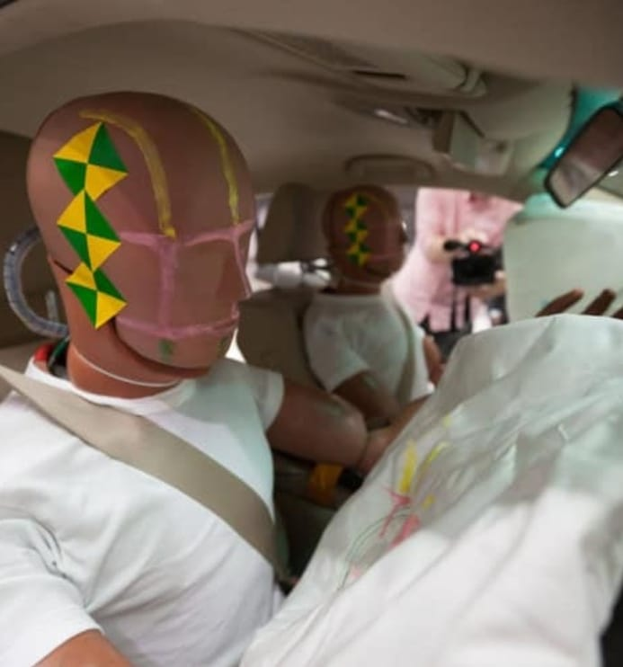 Mulheres em perigo: a falha histórica dos testes de segurança de veículos e aviões