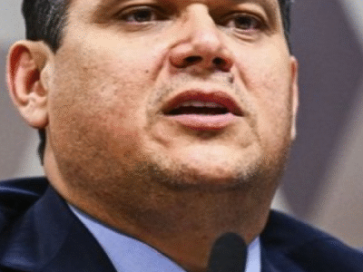 Alcolumbre telefona para senadores e anuncia que votará contra Jorge Messias.