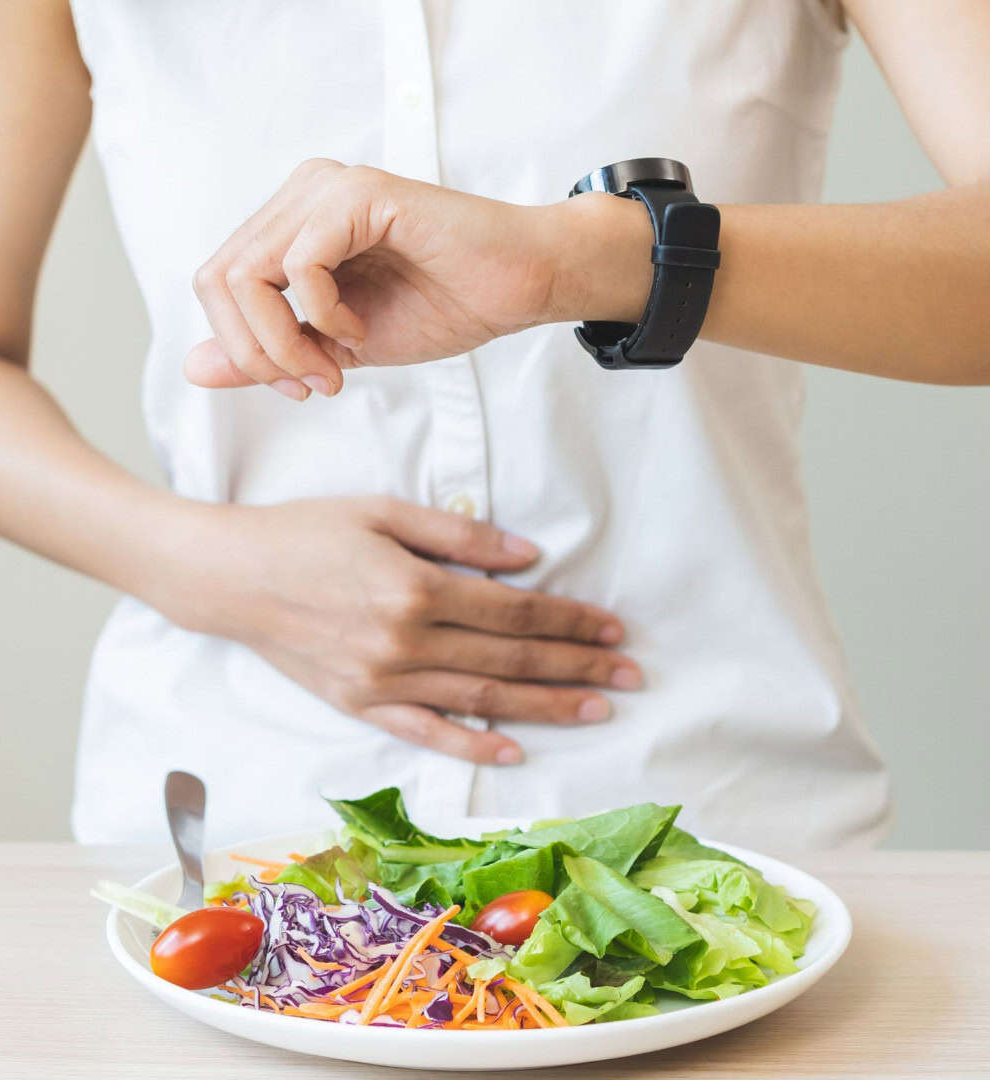 Muito tempo sem comer? Veja sintomas do jejum prolongado e os riscos para o corpo