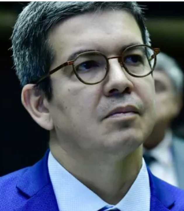 Superfaturamentos em eventos bancados por Randolfe; ENTENDA