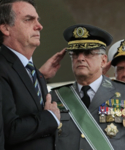 Moraes pede análise sobre perda da patente militar de Bolsonaro