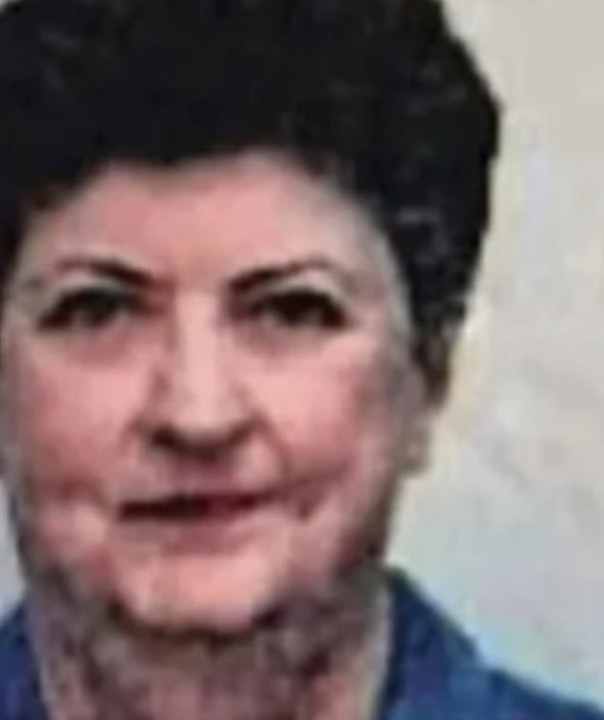 Homem se passa por mãe morta para receber pensão, enquanto escondia corpo mumificado em casa