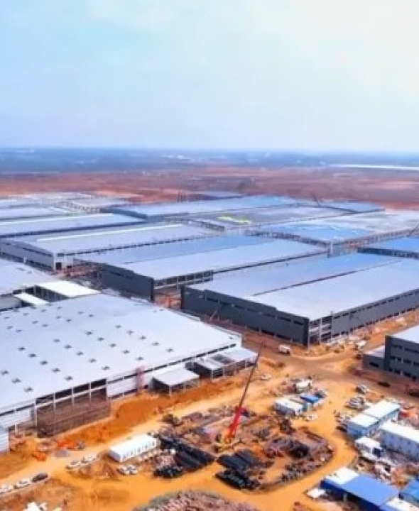 Com tamanho equivalente a 73 Maracanãs, a maior fábrica de carros do mundo impressiona o planeta; CONFIRA