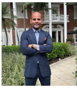 Médico acusado de produzir Monjauro ilegalmente acumula 750 mil seguidores e atende em uma mansão