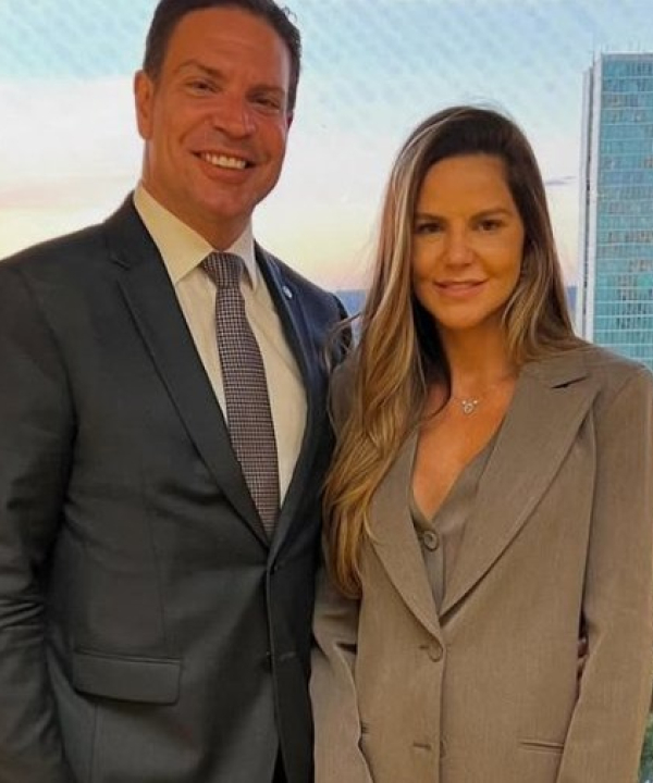 Esposa de Ramagem relata que teve celular e computadores apreendidos ao tentar embarcar para os EUA