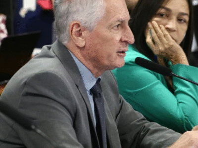 Clima pega fogo: Van Hattem bate boca com petista na CPMI do INSS; VEJA VÍDEO