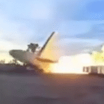 Avião de grande porte cai logo após decolar; VEJA VÍDEO