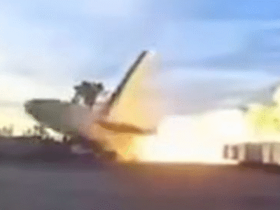 Avião de grande porte cai logo após decolar; VEJA VÍDEO