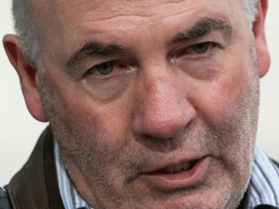 Ex-atleta usou cabo de celular para fingir câncer e arrecadar milhões