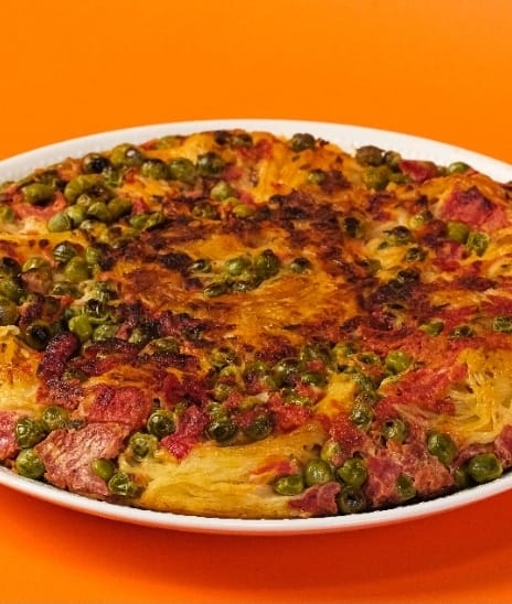 Trouxemos hoje uma deliciosa e prática receita de Torta de Macarrão de Frigideira. Veja ingredientes e até o passo a passo. Ah, e cheia de sabor