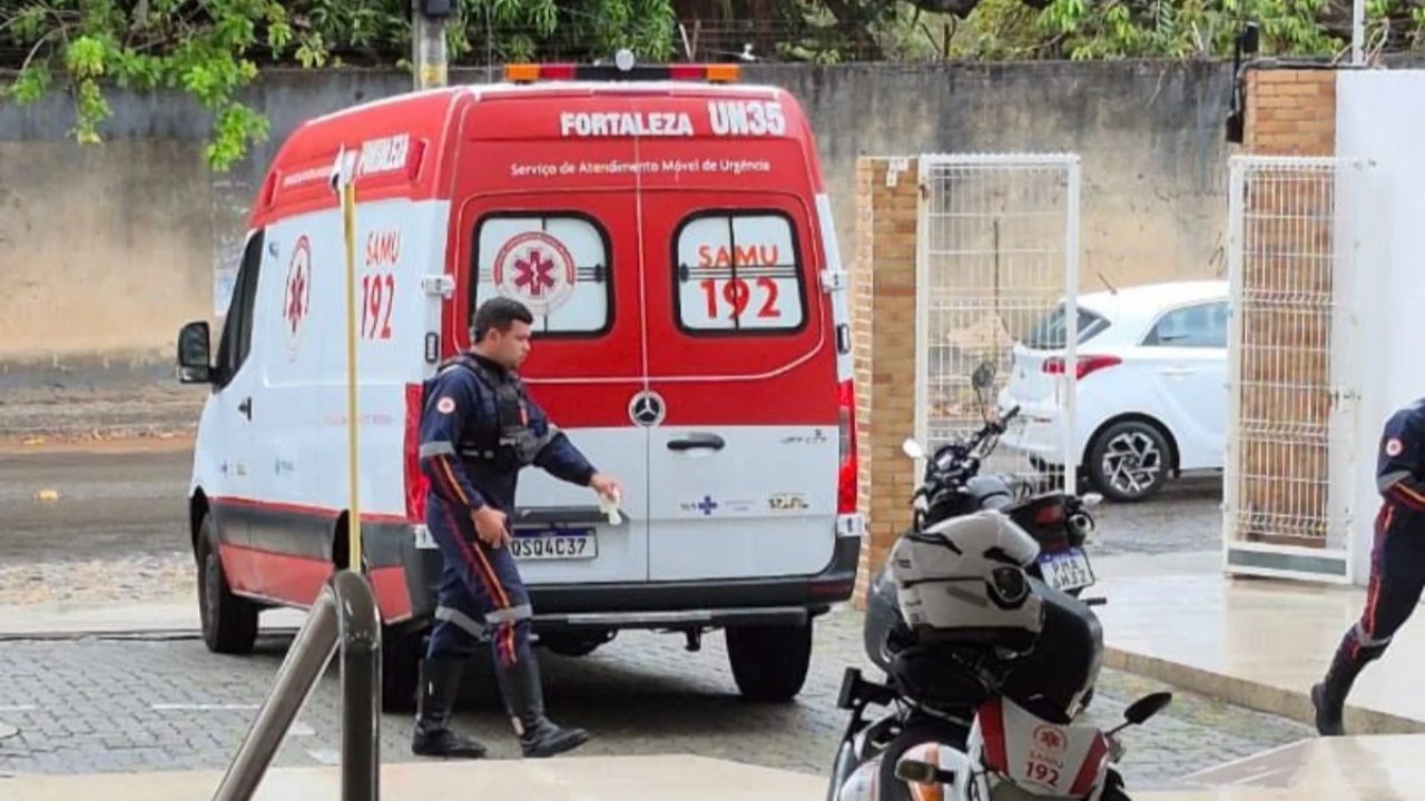 AGORA: Aluno esfaqueia professores e colega em escola de elite