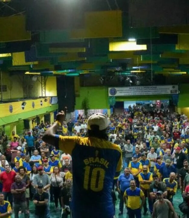 Funcionários dos Correios aprovam paralisação em SP