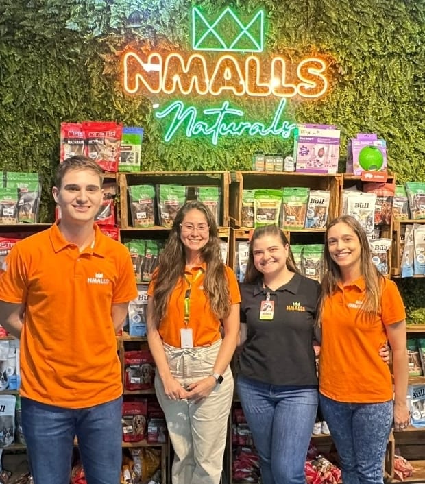 ONGs de proteção animal em Marília sofrem queda de doações e pet shop Nmalls lança campanha para arrecadação de rações. Serão favorecidas as ONGs Garra, Amor Animal, Comunidade dos Gatinhos e Spaddes. Veja