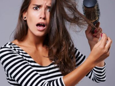 Por que o estresse pode causar queda de cabelo? Uma análise mais detalhada da reação em duas etapas pode oferecer aos pesquisadores informações sobre doenças autoimunes, explica professora de células-tronco e biologia regenerativa, docente do Instituto de de Harvard